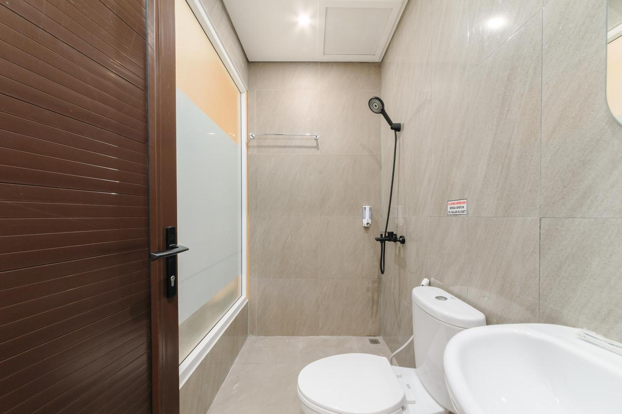 Sans Hotel Tajur Bogor Bantarkamang Bagian luar foto